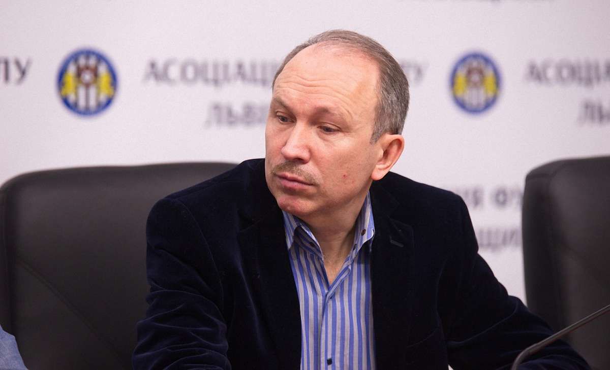 Звинувачений у побитті поліцейського чиновник Верховної Ради заявив, що той вимагав хабара