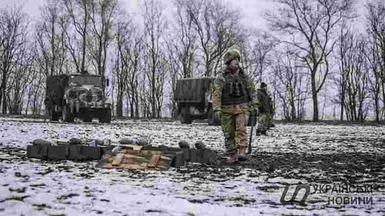 У зоні бойових дій на Донбасі загинув український вояк, ще один отримав поранення