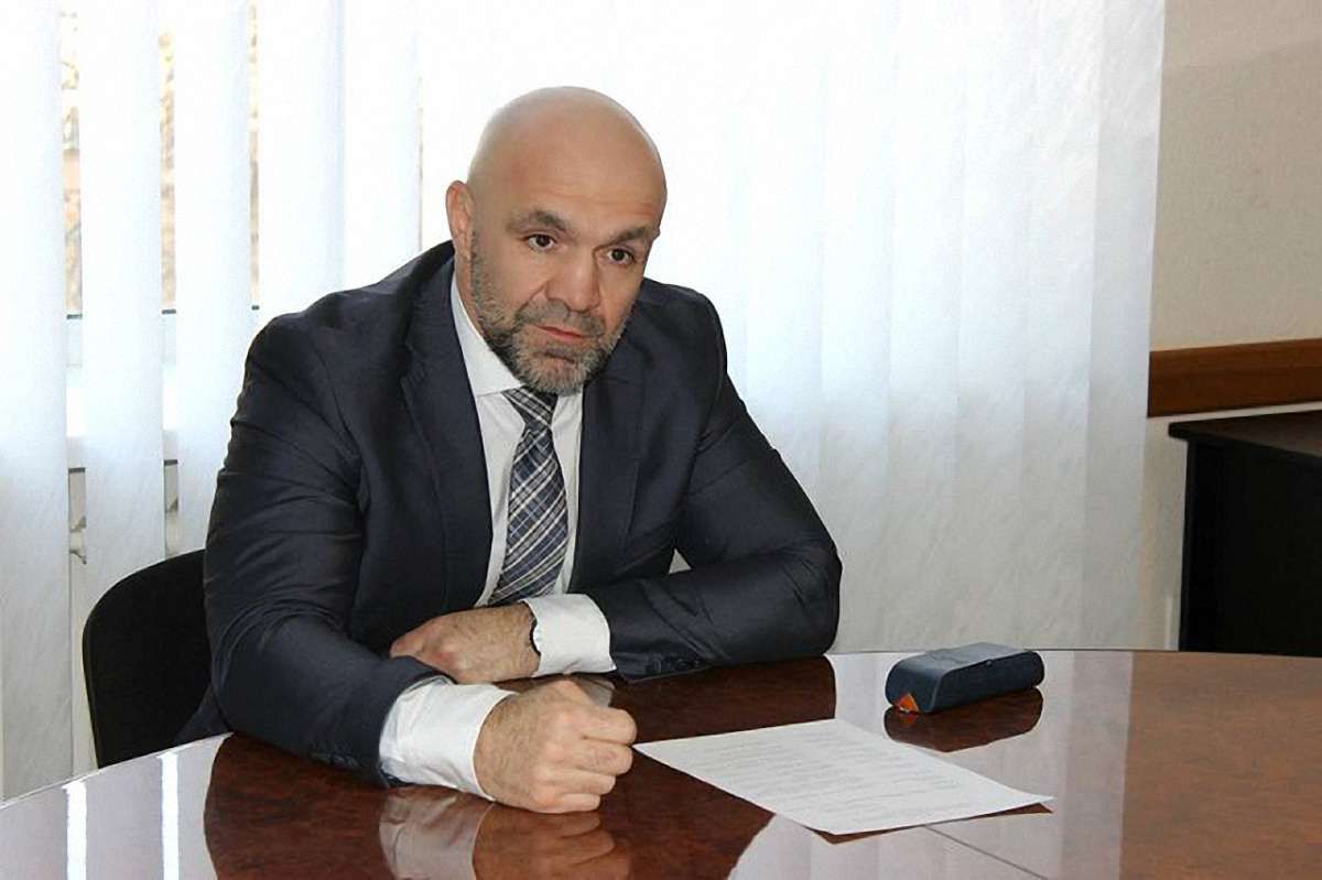 Підозрюваний у вбивстві Гандзюк Мангер повернувся на посаду голови Херсонської облради