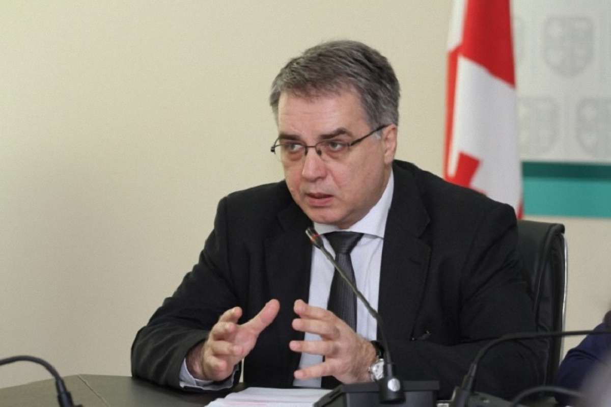 Голова МОЗ Грузії врятував пасажирку рейсу Женева-Стамбул