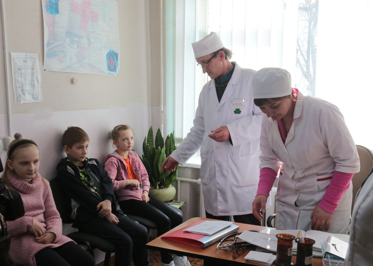 На Львівщині за один день спецоперації МОЗ вакцинували від кору 965 школярів