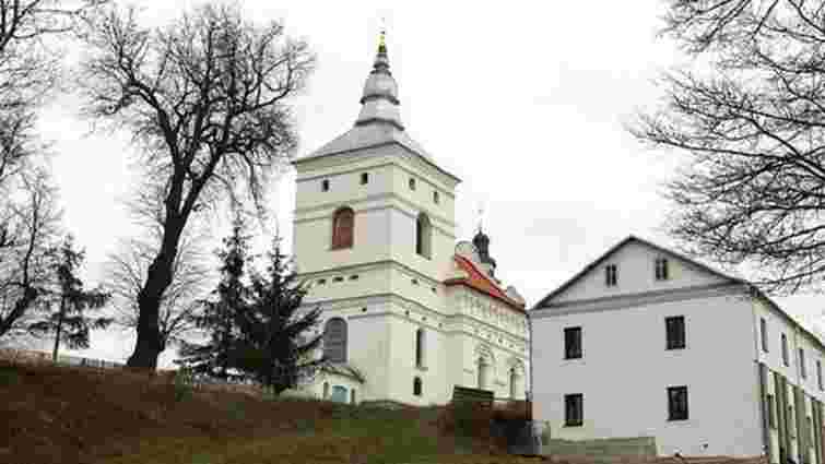 На Тернопільщині суд арештував землю монастиря УПЦ МП