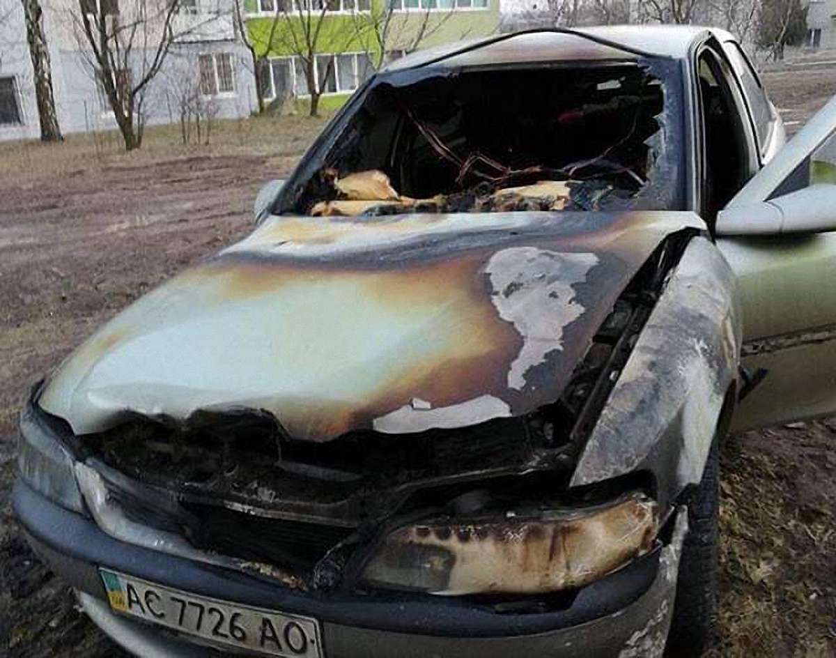 На Волині спалили автомобіль інспектора Держпраці