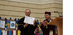 Дональду Туску вручили диплом почесного доктора Львівського університету