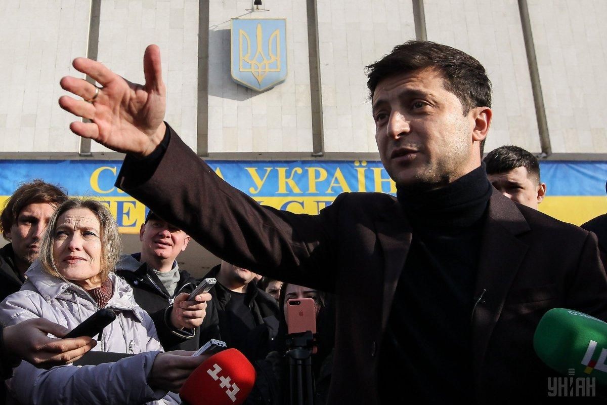 Зеленський у другому турі перемагає Порошенка і Тимошенко, – опитування