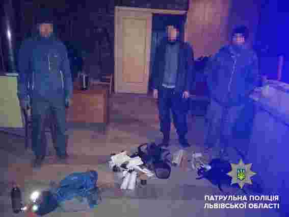 Поліція затримала трьох злодіїв в науково-дослідному інституті у Львові