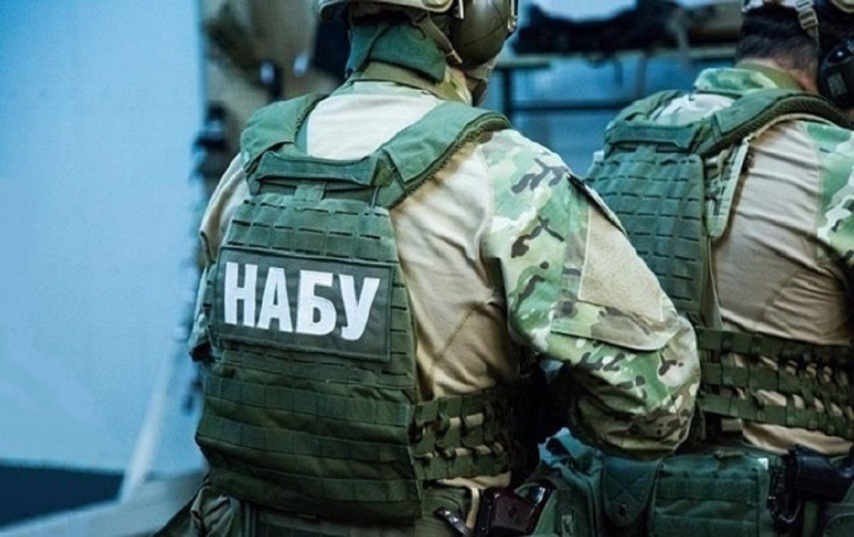 Детективи НАБУ затримали у Борисполі екс-помічника Ярослава Дубневича