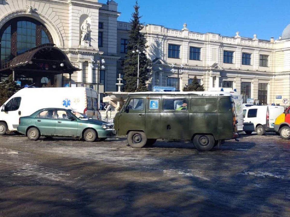 Невідомий повідомив про замінування вокзалу, автостанції та АЗС у Львові