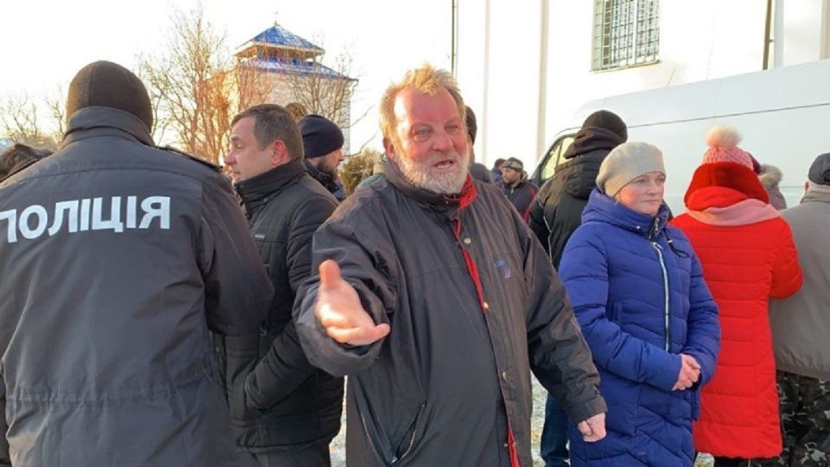 На Волині священик УПЦ (МП) відкрив стрілянину по активістах біля храму