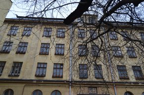 Львівська міськрада через суд заборонила облраді продаж колишньої школи-інтернату