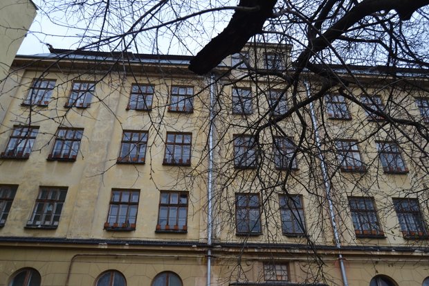 Львівська міськрада через суд заборонила облраді продаж колишньої школи-інтернату