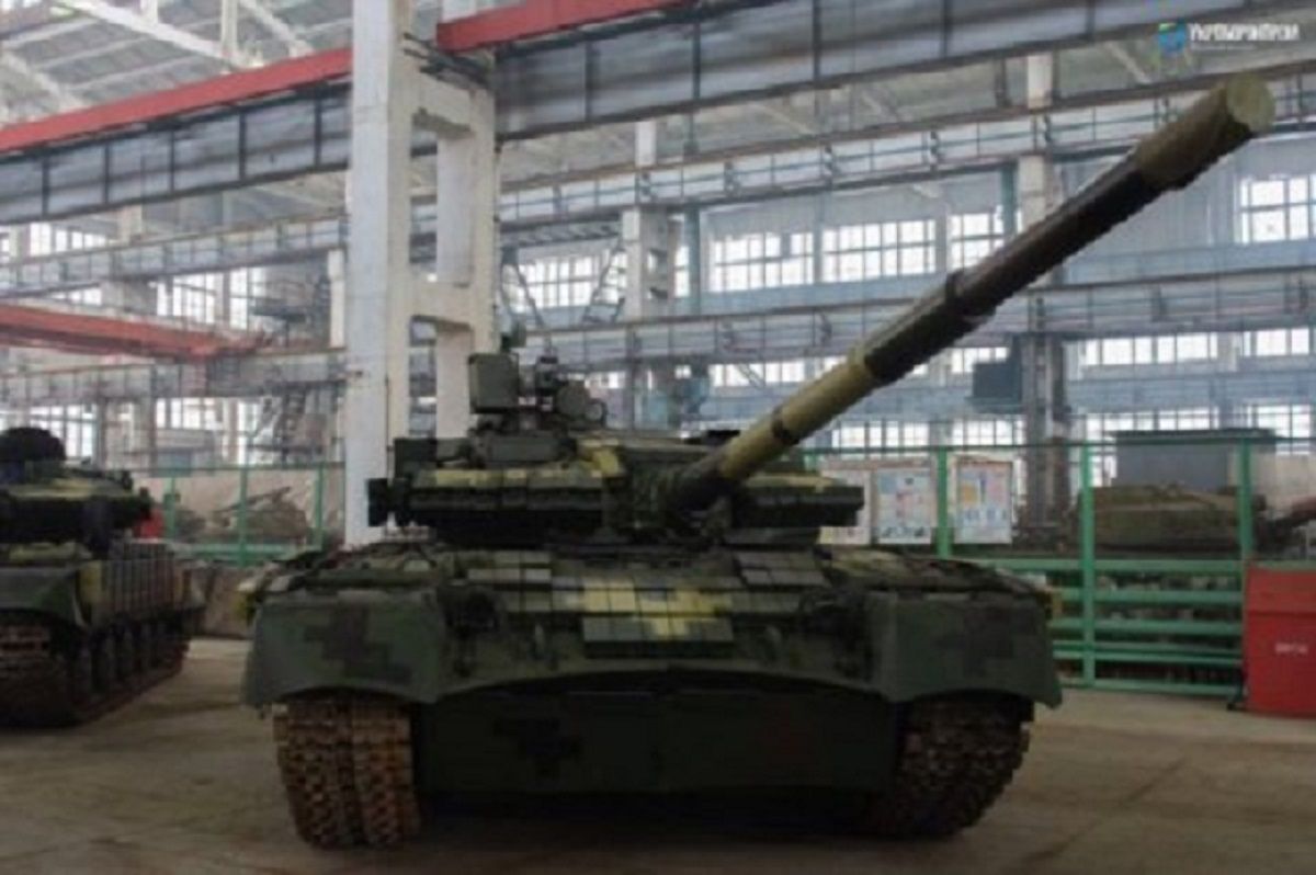 Харківський бронетанковий завод презентував модернізований танк Т-80 для ЗСУ