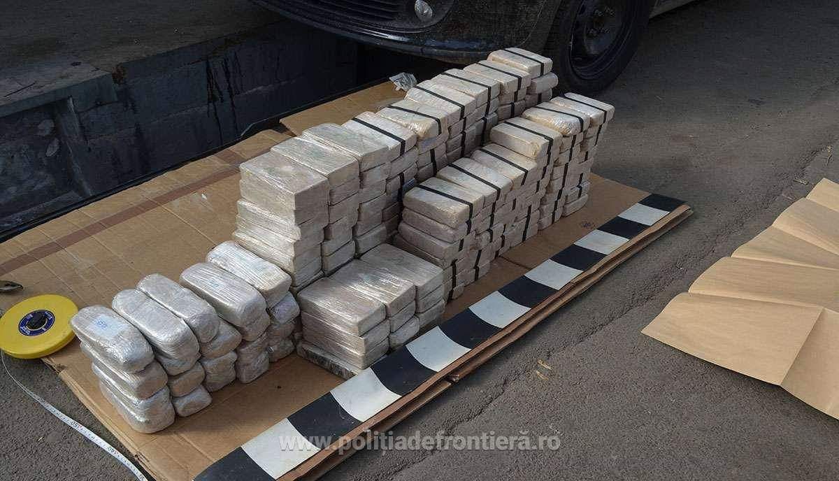 Наркокур’єри з Нідерландів перевезли через український кордон до Румунії 84 кг героїну