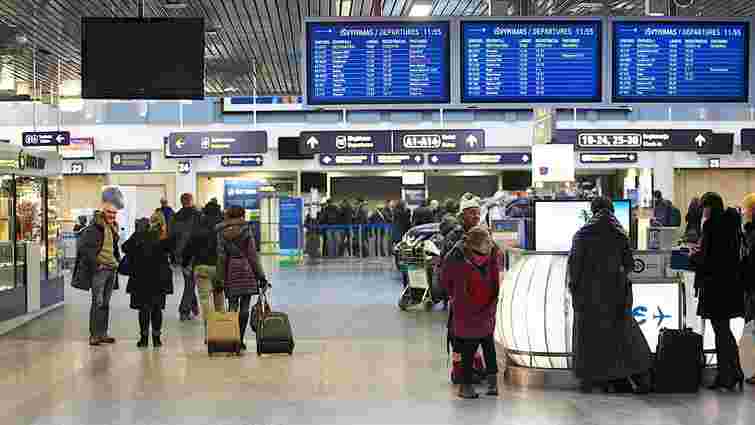 Литовські аеропорти почали позбуватися російських назв українських міст