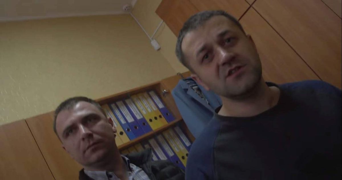 Журналістів антикорупційної програми «Схеми» побили у селищній раді на Київщині