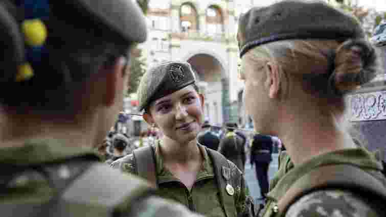 В Україні дівчатам дозволили вступати до військових ліцеїв 