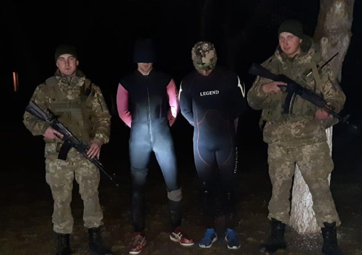 На Закарпатті затримали сигаретних контрабандистів у гідрокостюмах
