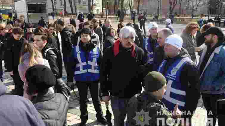 В Києві і Харкові поліція захищала жіночі марші від праворадикальних чоловіків