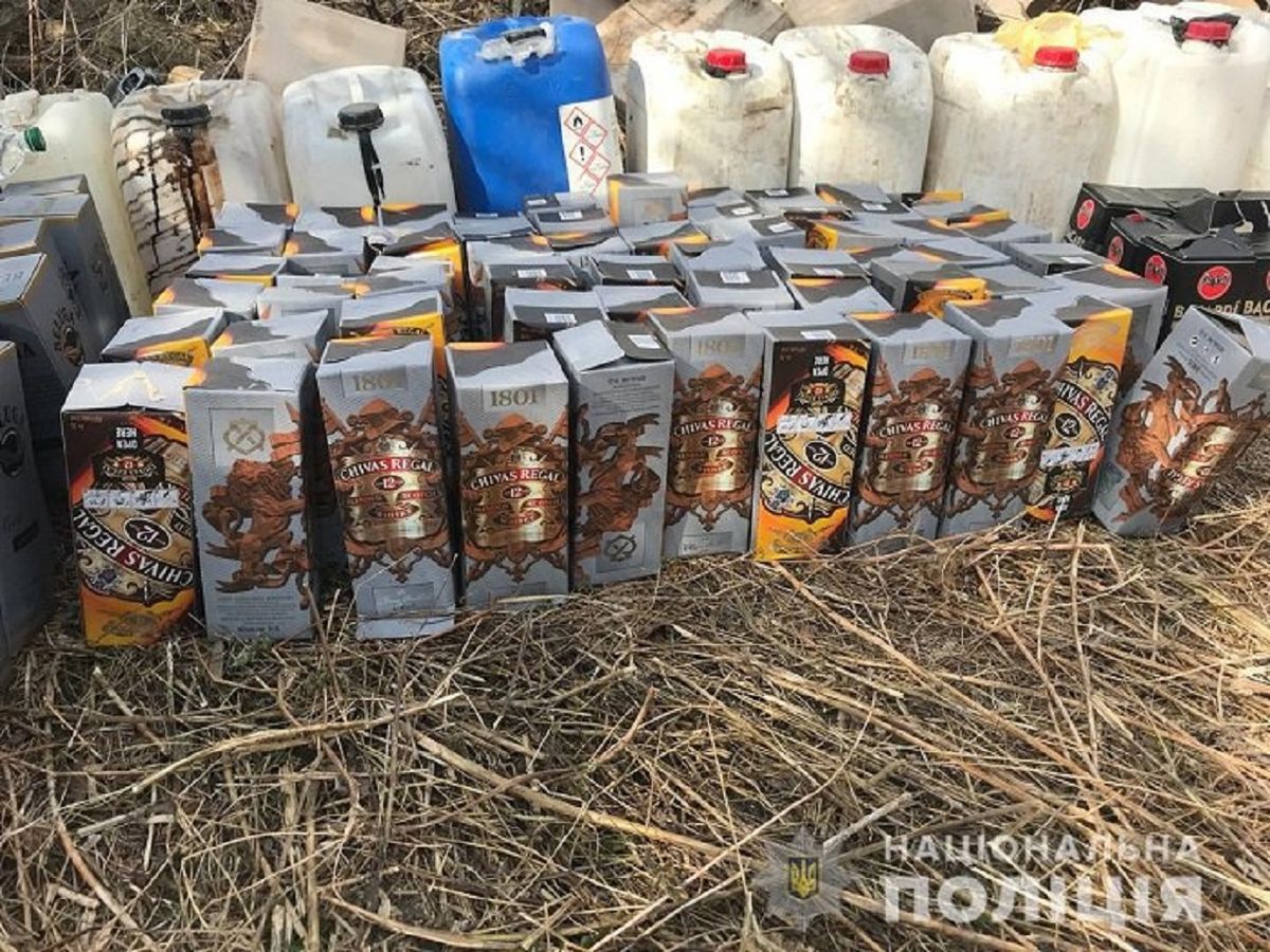 У Вінницькій області поліція вилучила в пенсіонерки понад тонну підробленого елітного алкоголю