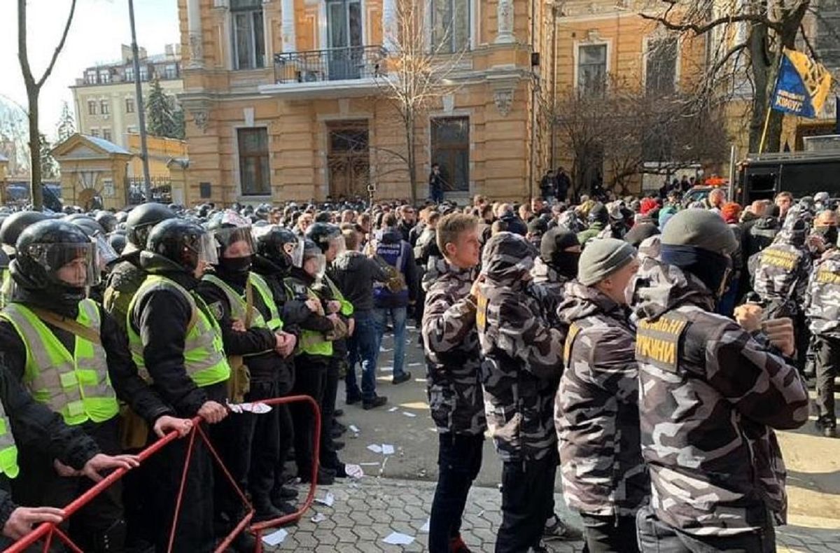 Поліція затримала підозрюваних в організації бійки з поліцією в Черкасах