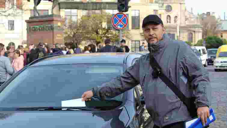 Львівські депутати погодили збільшення кількості інспекторів з паркування у шість разів