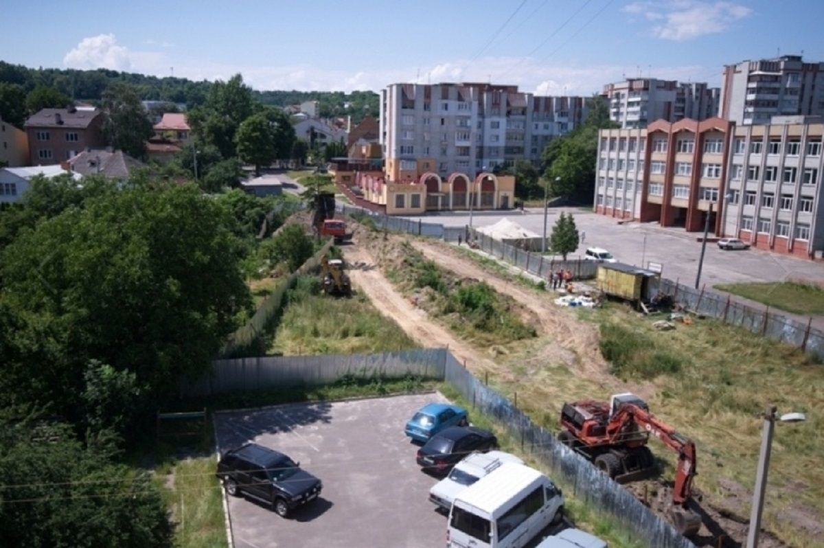 Депутати ЛМР підтримали створення скверу на місці скандальної забудови 