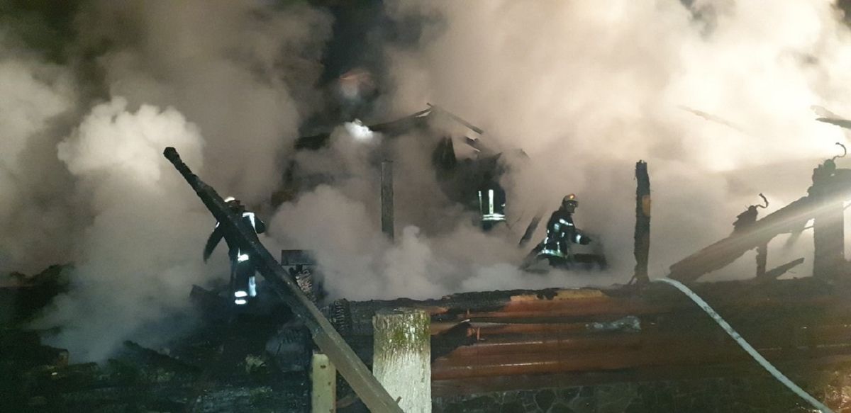 На Закарпатті внаслідок пожежі повністю згорів дерев'яний ресторан