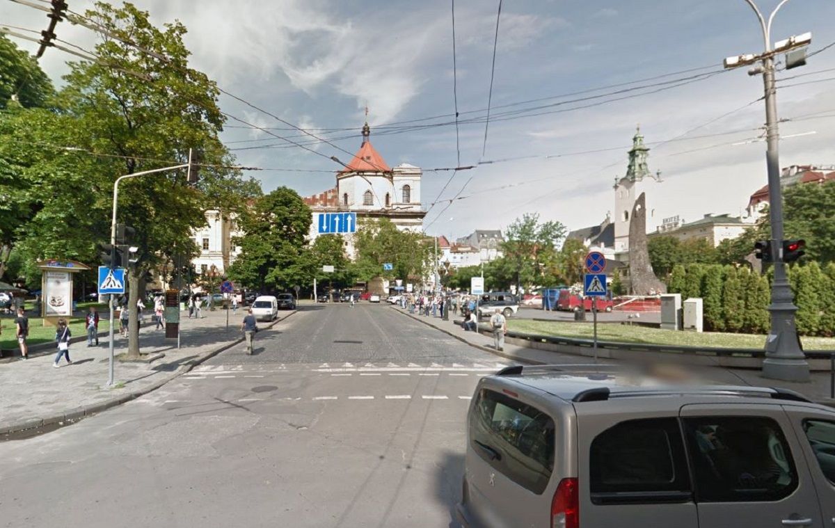 У центрі Львова знову частково реорганізують рух транспорту