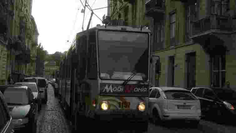 Щоб пришвидшити рух трамваїв на вул. Свєнціцького у Львові виділять окрему смугу 
