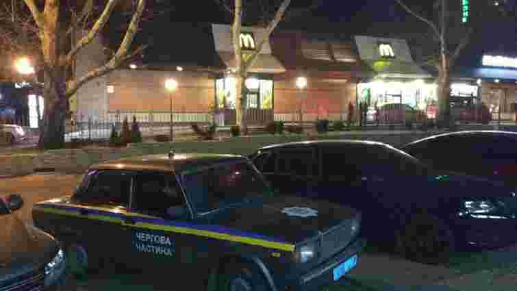 У Миколаєві сварка через чергу до McDonald’s закінчилась стріляниною