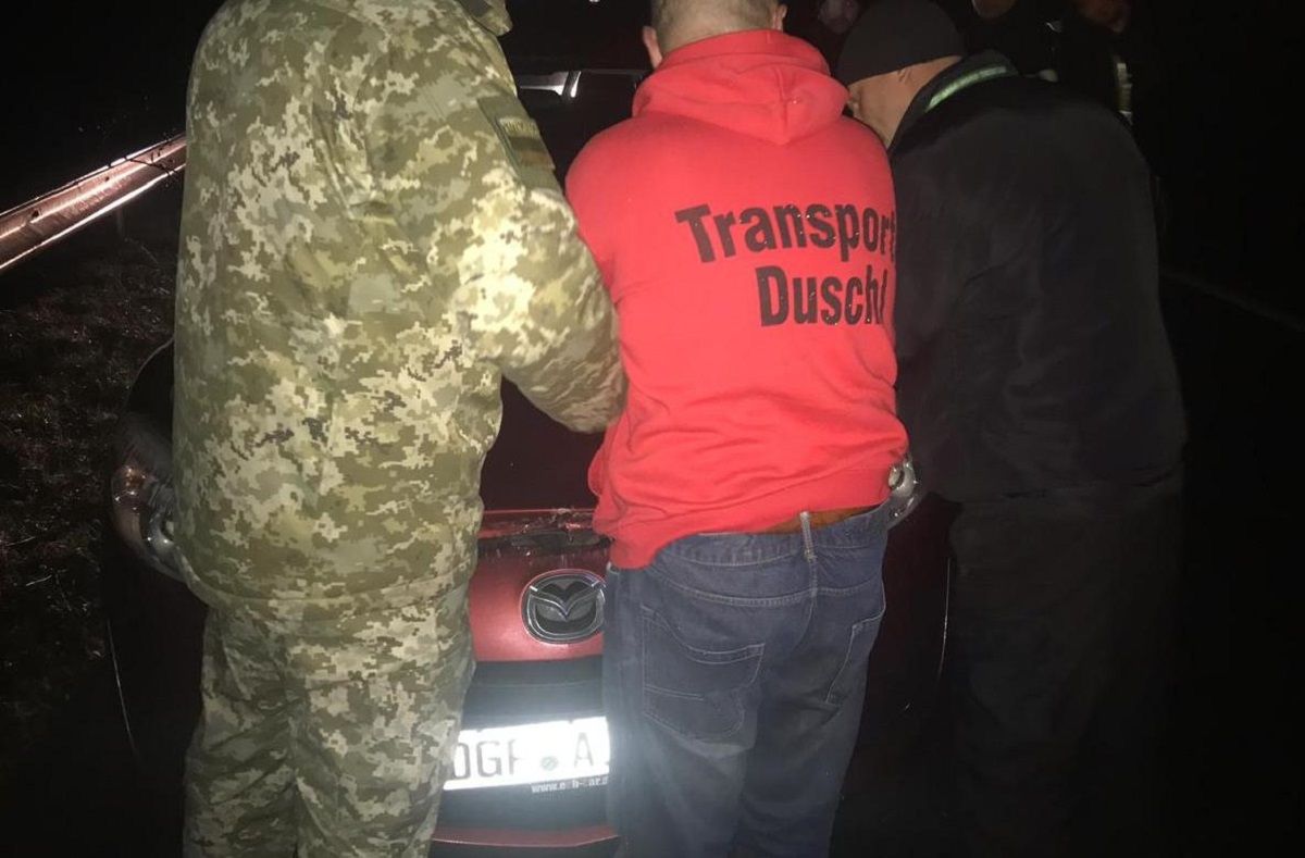 Поблизу Ужгорода обурений українець на євроблясі прорвав кордон