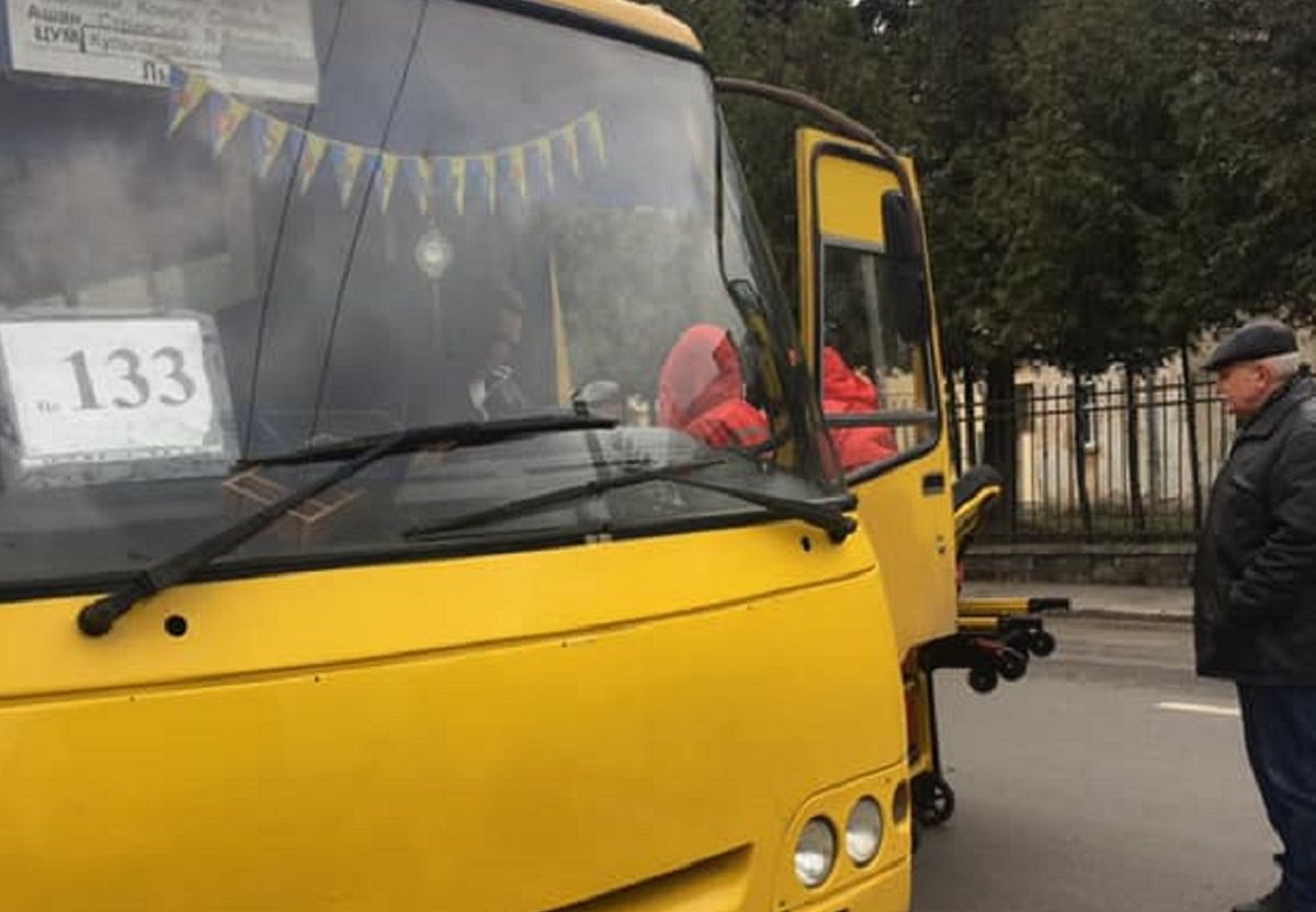 У водія приміської маршрутки у Львові стався напад епілепсії