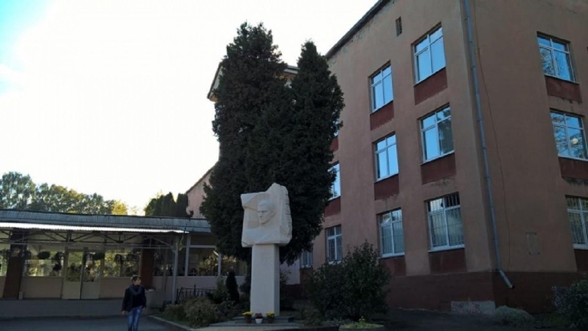  Після скандалу з булінгом 12-річного учня львівського ліцею перевели в іншу школу