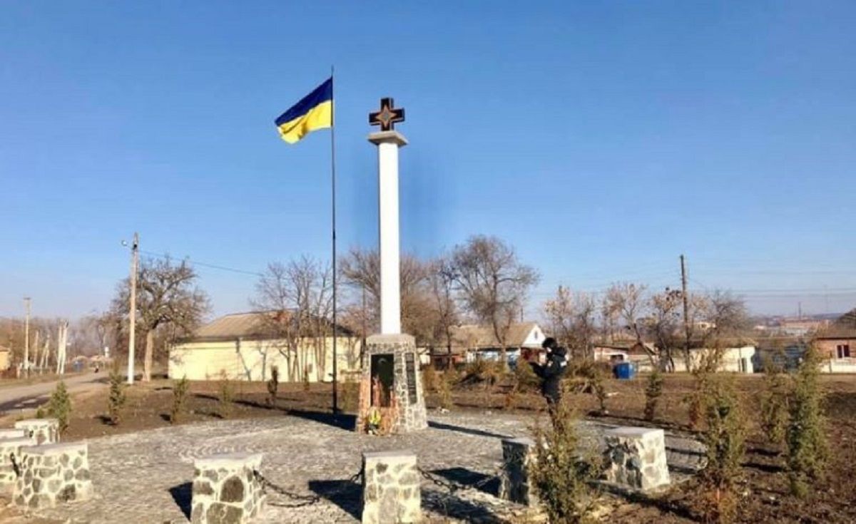 Вандали осквернили меморіал воїнам УНР на Одещині