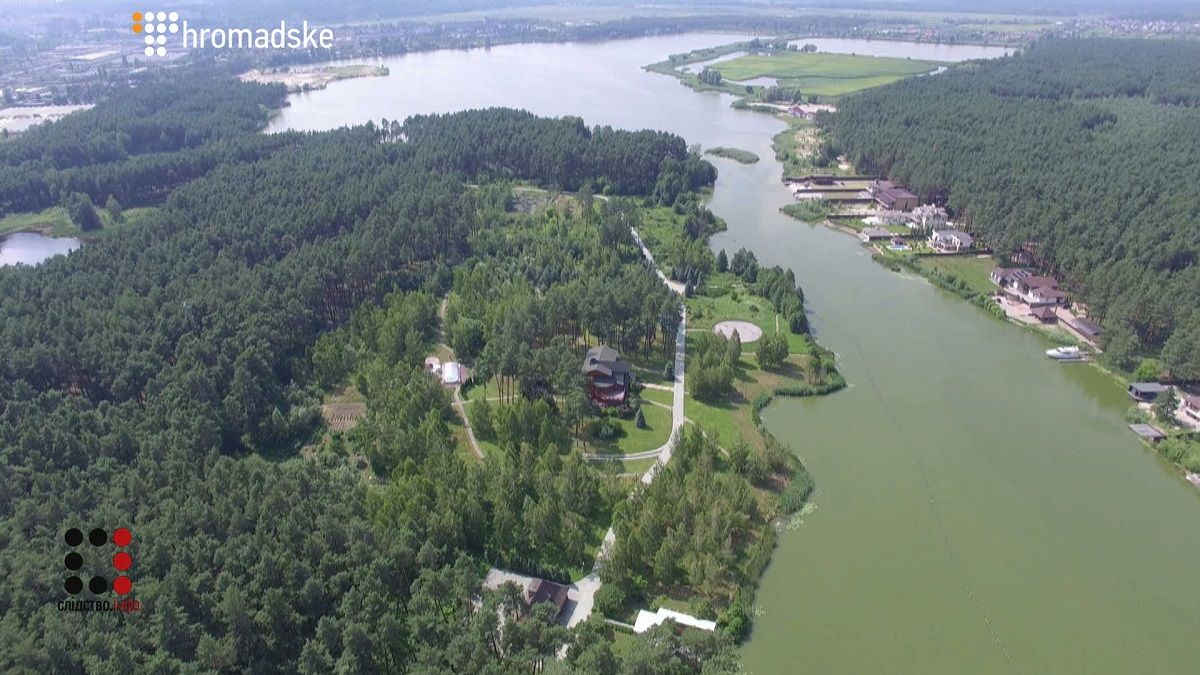 Медведчук виставив на продаж свій маєток під Києвом за 360 млн грн
