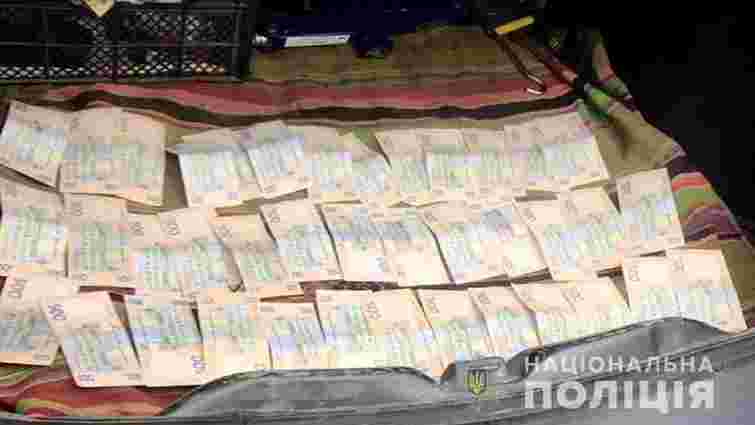 Голову РДА в Рівненській області затримали під час отримання 20 тис. грн хабара