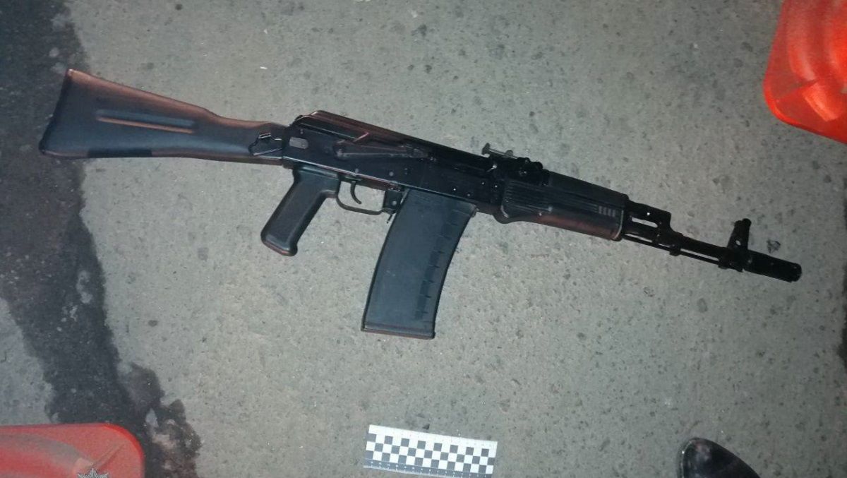 В Івано-Франківську чоловік напідпитку погрожував постріляти перехожих