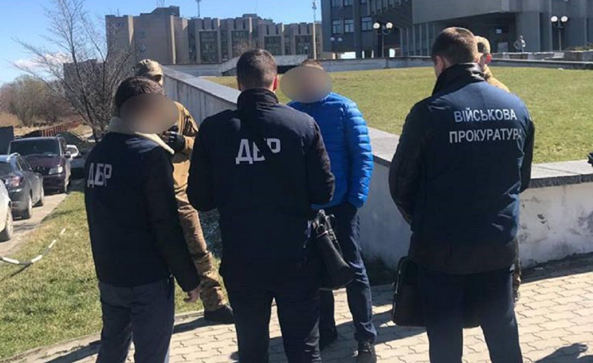 У Львові на хабарі 8 тис. грн затримали інспектора Офісу великих платників податків ДФС