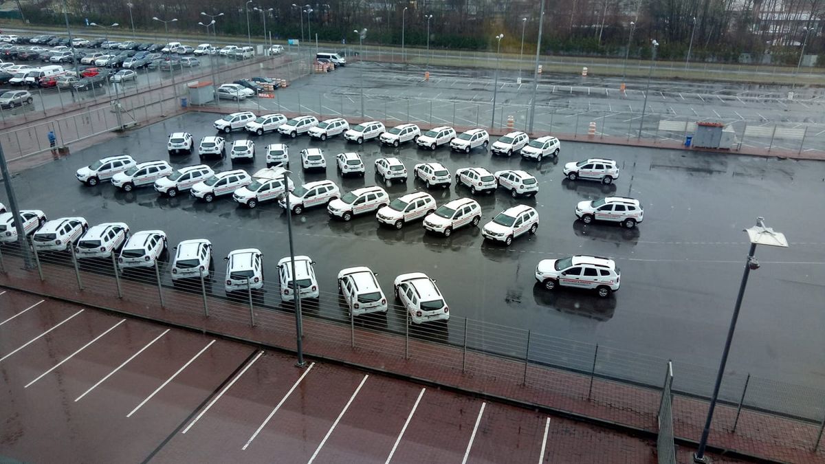 Сільські амбулаторії Львівщини отримали 43 нові автомобілі 