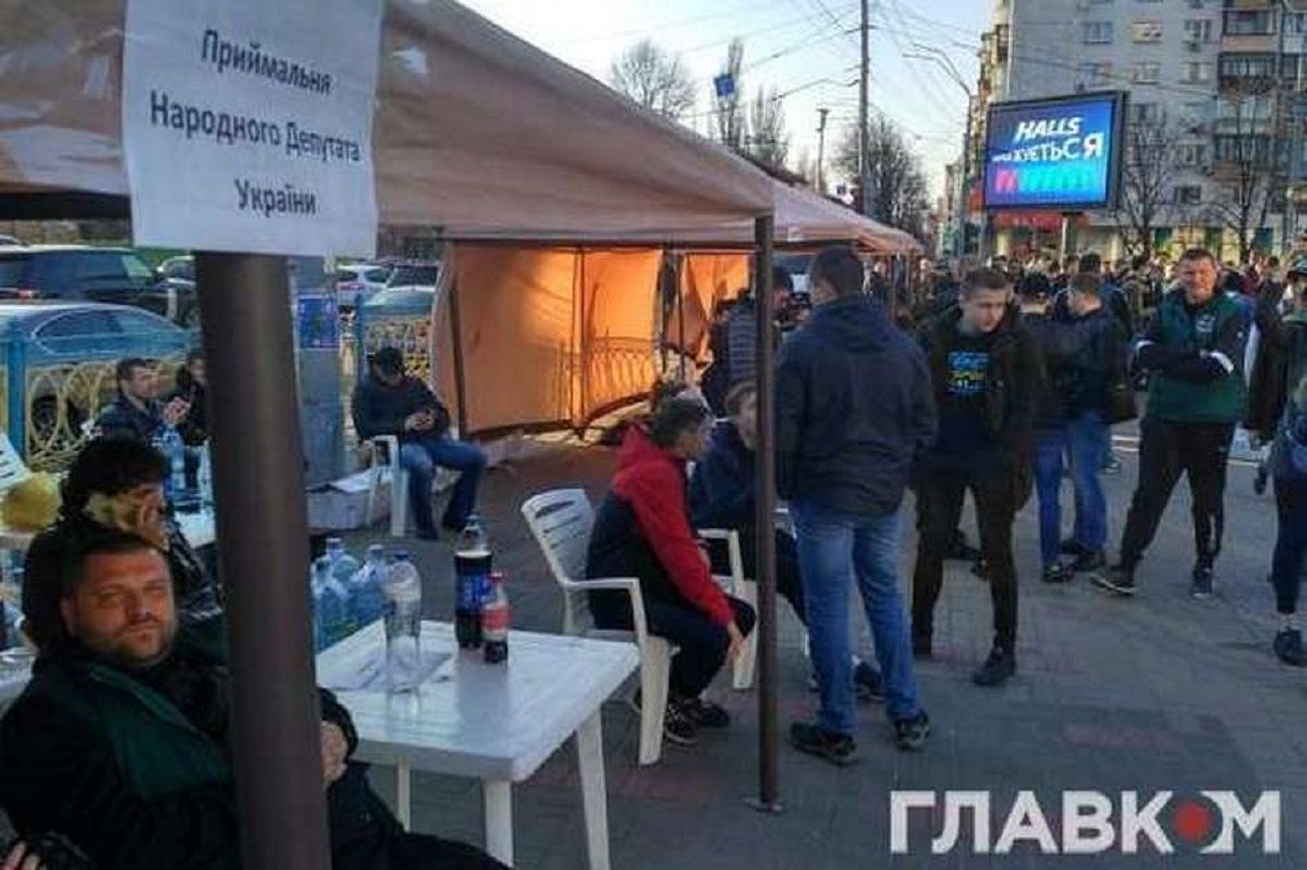 МВС встановило особи молодиків, які перебували біля ЦВК 31 березня