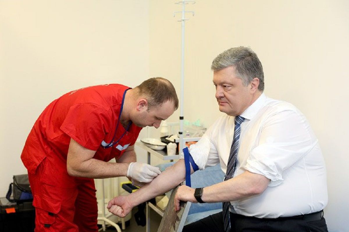 Експрес-аналіз показав відсутність психоактивних речовин у крові Порошенка
