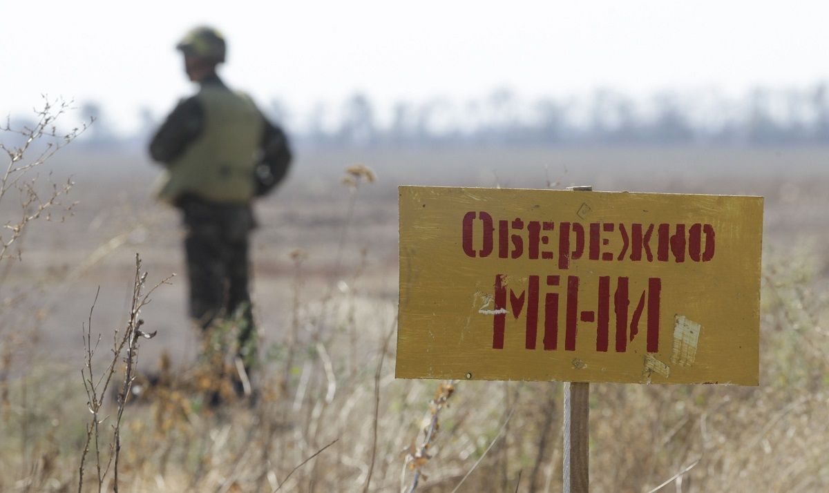 На Донеччині на вибуховому пристрої підірвалась група піротехніків ДСНС