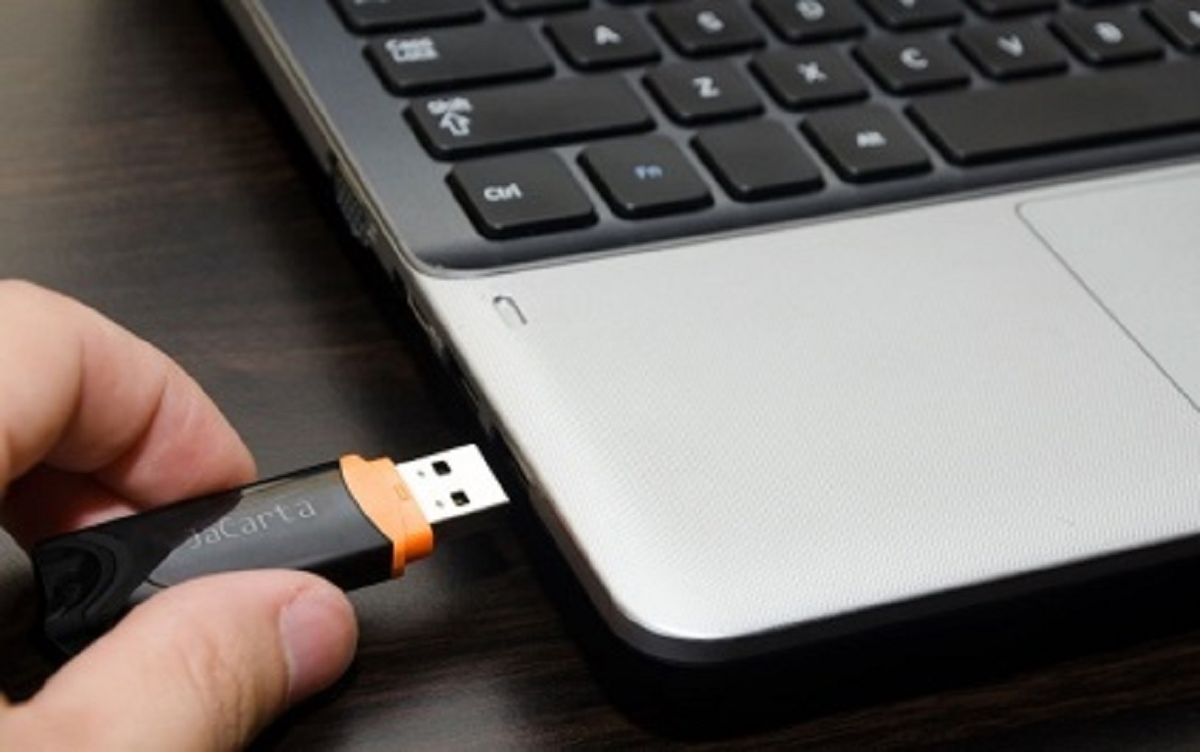Користувачі Windows можуть витягати флешку з комп’ютера без «безпечного видалення»