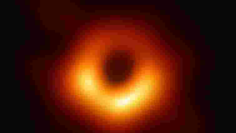 Науковці оприлюднили перше фото космічної чорної діри