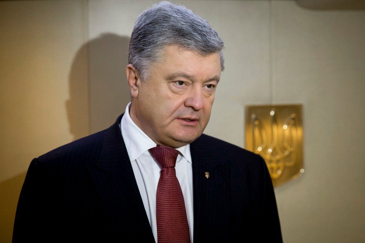Петро Порошенко повторно здав аналізи на стадіоні