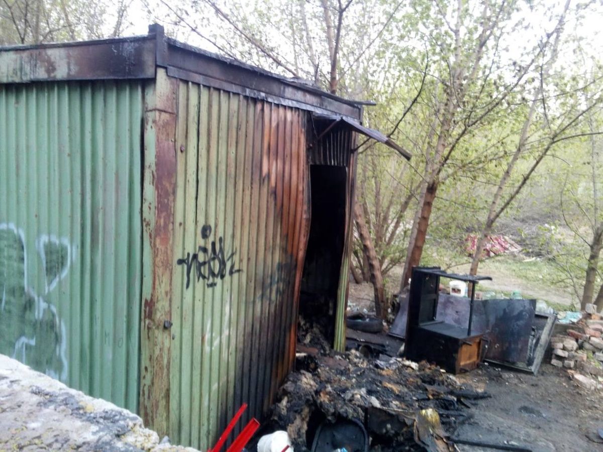 Внаслідок пожежі в будівельному вагончику в Запоріжжі загинули троє людей