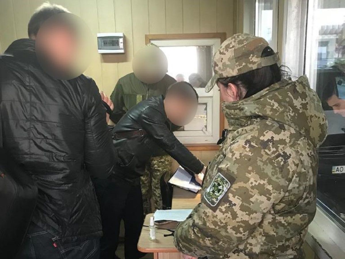 Одного з керівників Мукачівського прикордонного загону затримали на хабарі