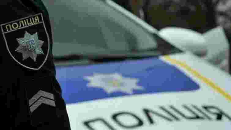 Львівська поліція встановлює обставини смерті чоловіка, тіло якого на вулиці виявили перехожі