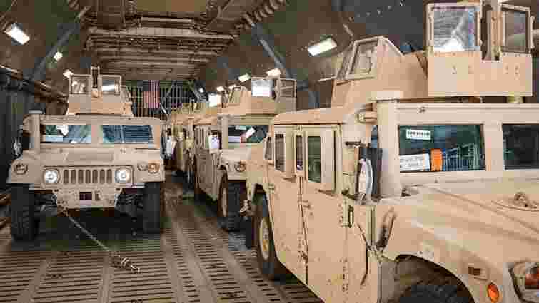 США передали для потреб Збройних сил України 35 бойових машин Hummer