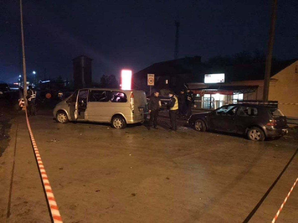 Біля посту поліції на трасі Одеса-Київ невідомі влаштували стрілянину та погром